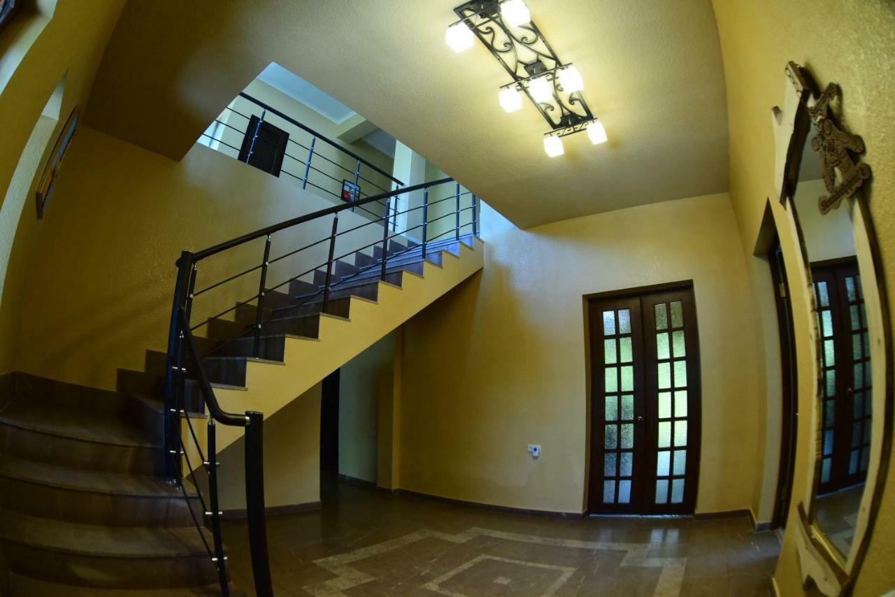 Red House Hatis Katnakhpyur Exterior photo