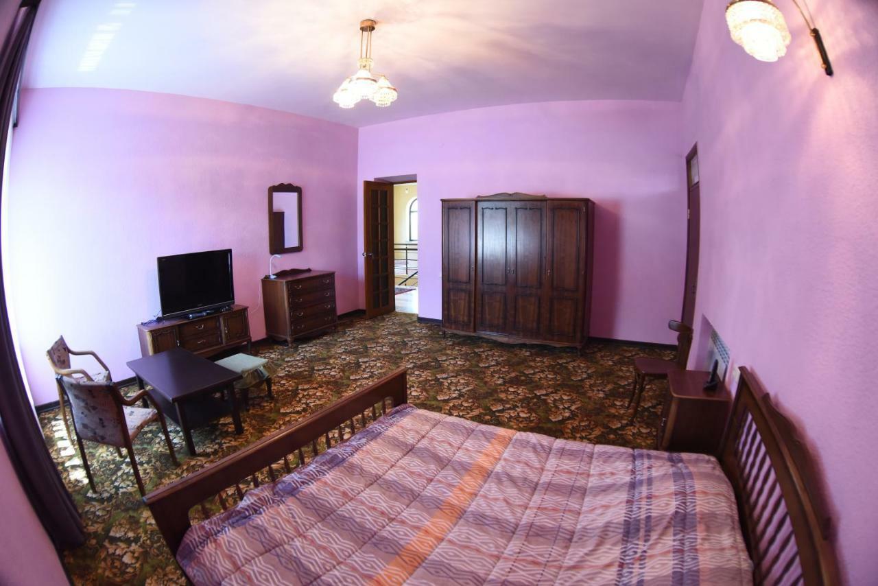 Red House Hatis Katnakhpyur Exterior photo